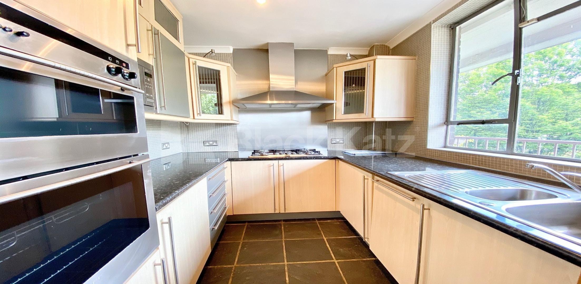 			VIRTUAL TOUR AVAILABLE!, 2 Bedroom, 1 bath, 1 reception Apartment			 Cruikshank Street, ANGEL-KINGS CROSS